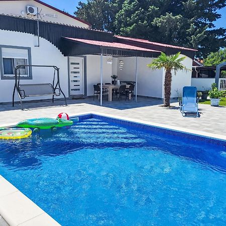 Holiday Home Matea By Interhome Nin Buitenkant foto